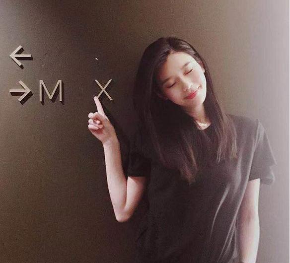 何猷君|合体捞金？何猷君奚梦瑶又上综艺，赌王离世月余两人要自力更生？