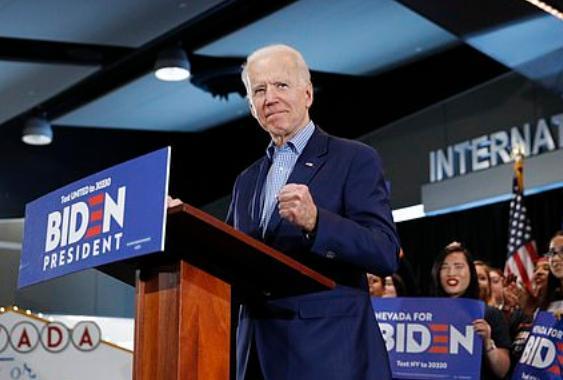 拜登在初选第三站挽回颜面,绕场一周庆祝:还活着,会赢的|拜登|桑德斯