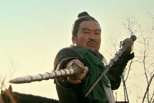 此人天生神力击败李逵杨志生擒史进宣赞力斩薛永穆春