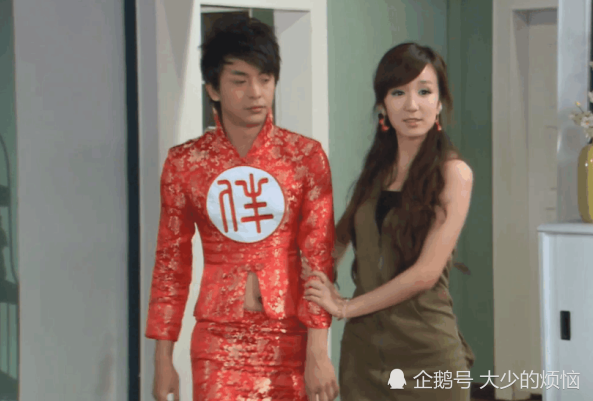 《爱情公寓》众人的搞笑造型,张伟最"多",小贤最"丑",一菲最"温柔"