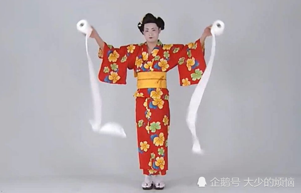 《爱情公寓》众人的搞笑造型,张伟最"多",小贤最"丑",一菲最"温柔"