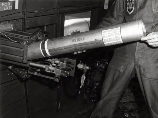 比抗日神剧更离奇:美军炮艇机夜间作战,被这国军队用迫击炮击中