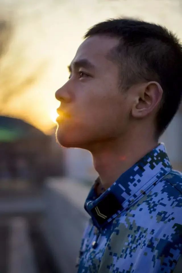 军人标准发型,真人版!