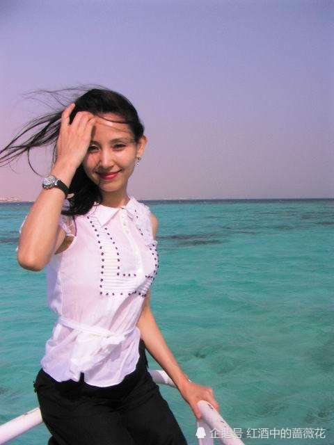 希莉娜依:曾和胡兵演唱《归去来》,却如昙花般消失不见