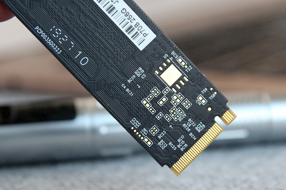 白菜硬盘装机记,小小爱国者p2000 nvme,让老笔电再战两年