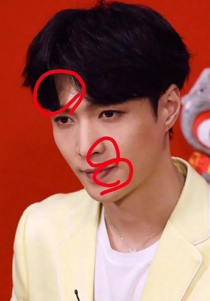 张艺兴春晚后空翻彩排摔倒,他是不是被嘲过头了?