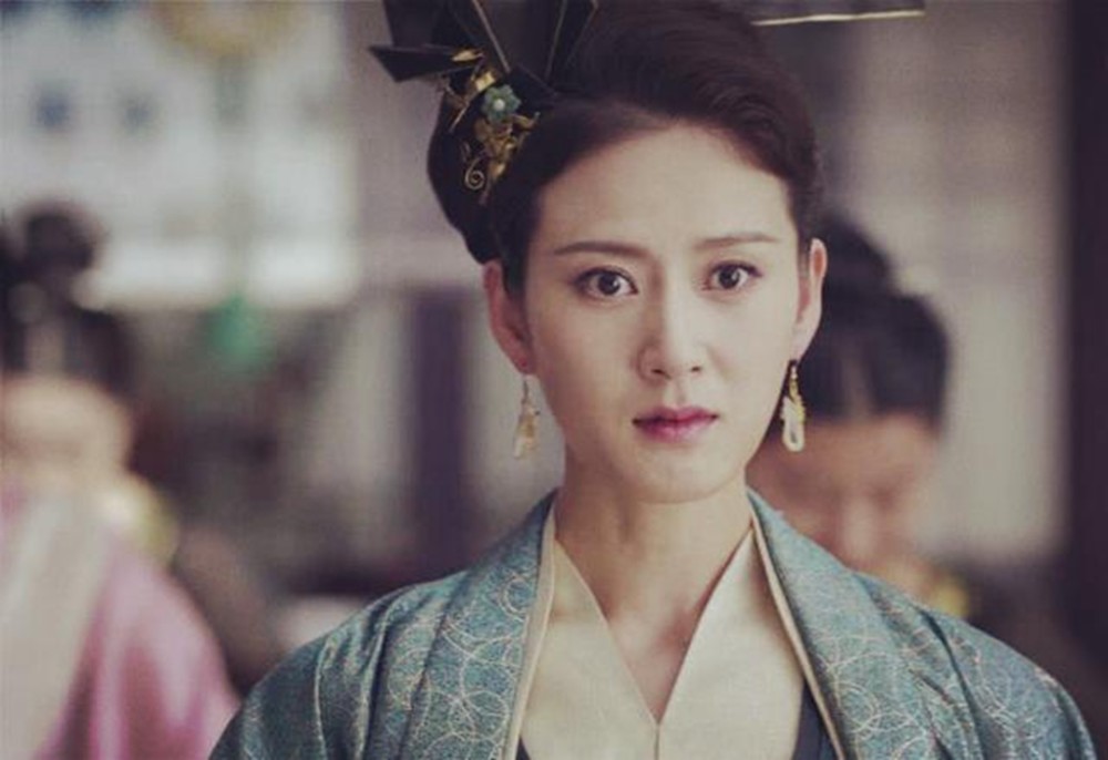 她曾是艺术体操运动员,也是范闲的后妈,扮过小乔演过如懿传