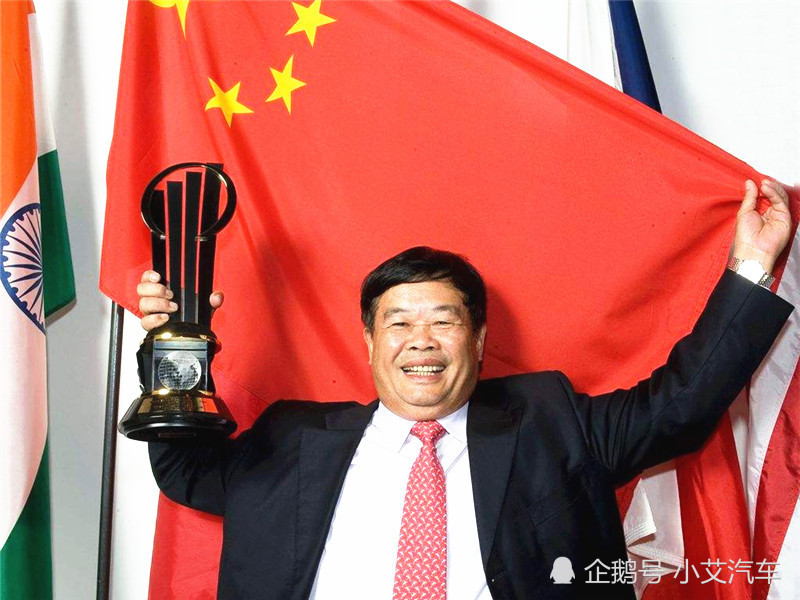 玻璃大王向武汉捐款1亿元,私人座驾却让