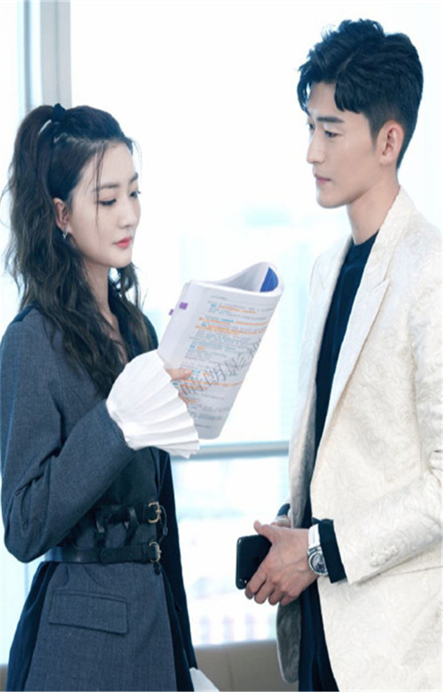 张翰徐璐牵手逛街,一点不避嫌,网友:这对cp太甜了!