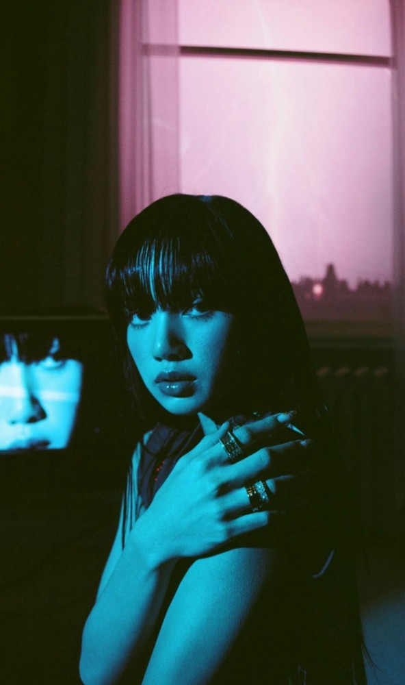 lisa,大家都非常喜欢的泰国女歌手,不过她一直是在韩国发展,也是女子