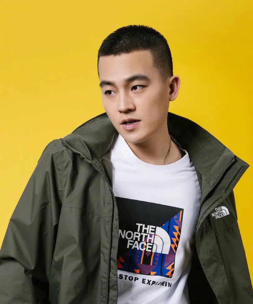 明星剪寸头,哪个更帅气?谢霆锋打造硬汉形象,陈伟霆自己动手剪