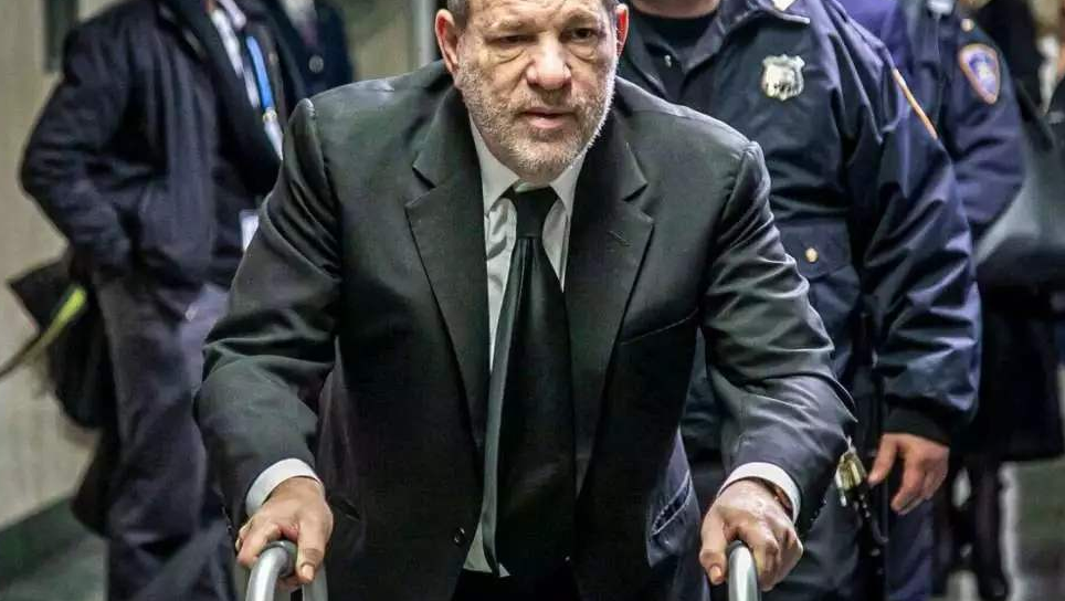 哈维·温斯坦被判有罪,将面临无期徒刑,受害人超过90名_腾讯新闻