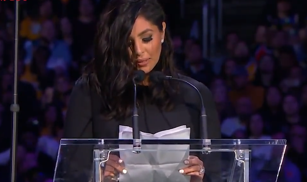 最美爱情瓦妮莎多次哽咽说不出话透露科比曾为自己学钢琴曲