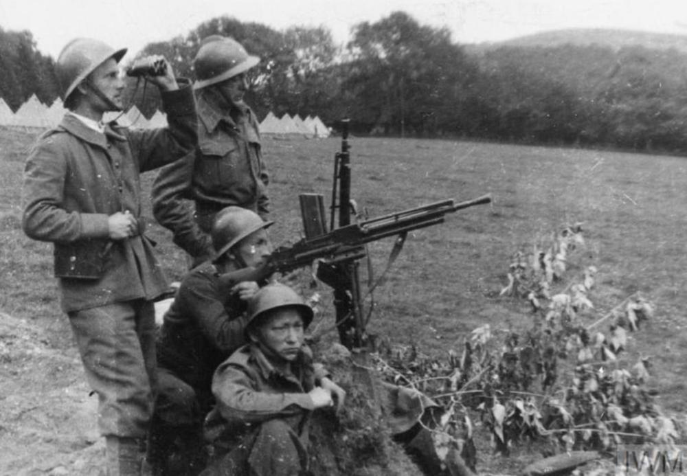 与步枪一样,法军的机枪也可以分为新旧两个分支,新的是fm 24/29轻机枪