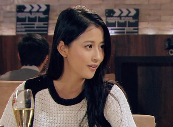 而这个秘书自称魏本霞,看上去能力很强,是个女强人.