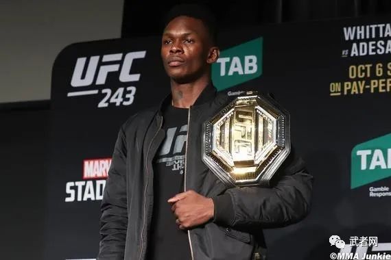 中量级显然并不足以装下"最后狂欢"伊斯利-阿迪萨亚(israel adesanya)