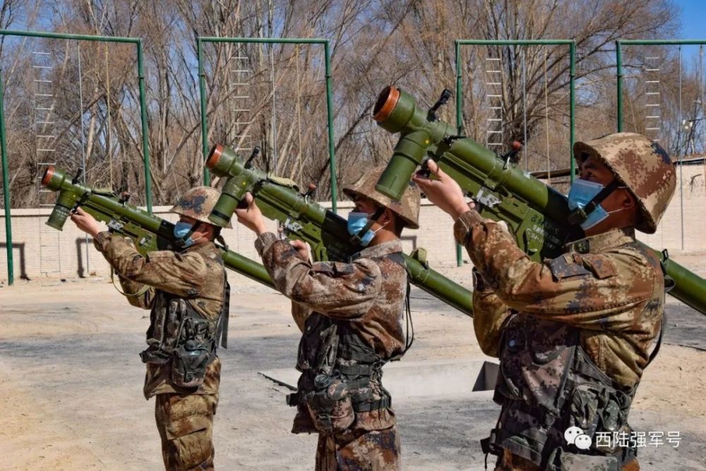 导弹兵训练照曝光,一个字"猛"!
