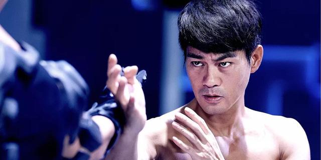 模仿李小龙的演员有很多甄子丹他演出了我心中的李小龙