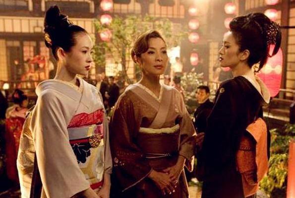 而战后的华族,在m国的参与下,变成了毫无用途的平民阶层.