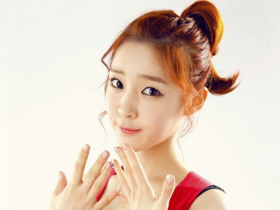 小八李雅琳26岁将当妈 因巨魔刘花英退出tara 曾一度患精神疾病?