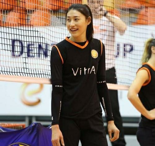 降薪也要回伊萨金软景庆祝32岁生日下赛季来中国打球