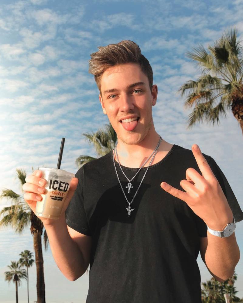 澳洲21岁高富帅白手起家成富翁,称14岁就知道自己与众不同