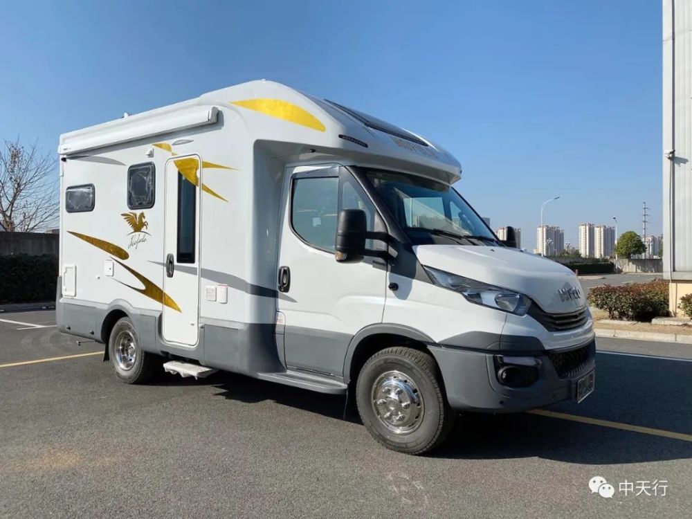 特殊时期少出门,在线看霍夫勒进口依维柯定制款房车