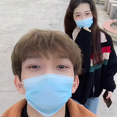 难怪有人质疑杨东煜"假官宣",看到他的快手简介后,才知大家说得有理