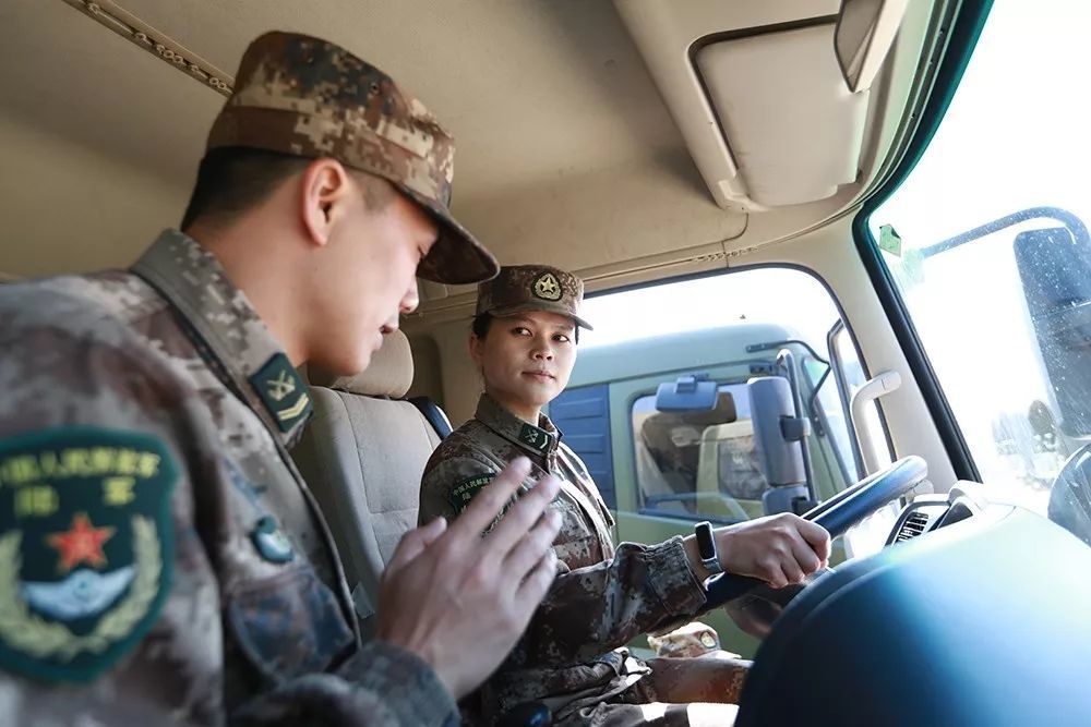 女汽車兵!開訓!_騰訊新聞