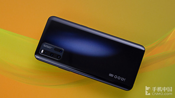 iqoo 3 5g性能旗舰来了 性能和屏幕各方面表现出色