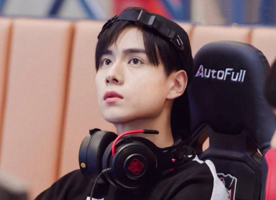 万众期待的《亲爱的热爱的》续集来了,男主是超帅的胡一天