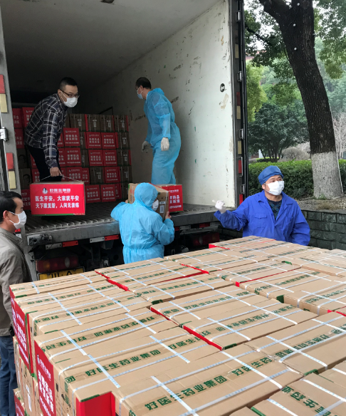 好医生集团紧急调配40000瓶康复新液向武汉一线驰援