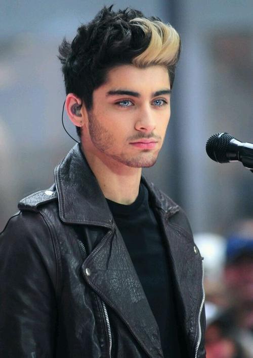 现在脸部状态50岁的她可以胜任吗?