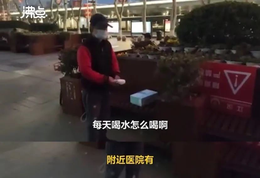 我在武汉街头入睡，请别对着我的被子浇水（组图） - 4