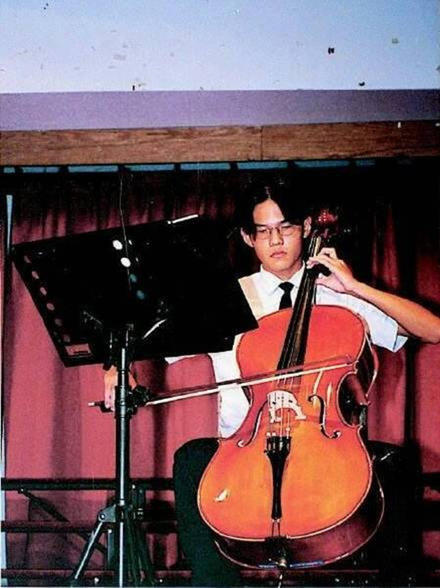 周杰伦学生旧照曝光被赞是校草网友评论审美受到了侮辱