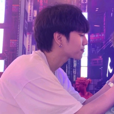 被男生当众喊出3个"昵称",丫头别不在意,89%偷偷暗恋你呢