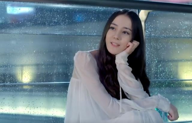 《逆光之恋》:迪丽热巴演绎富家女,被"害"重走一遍人生路
