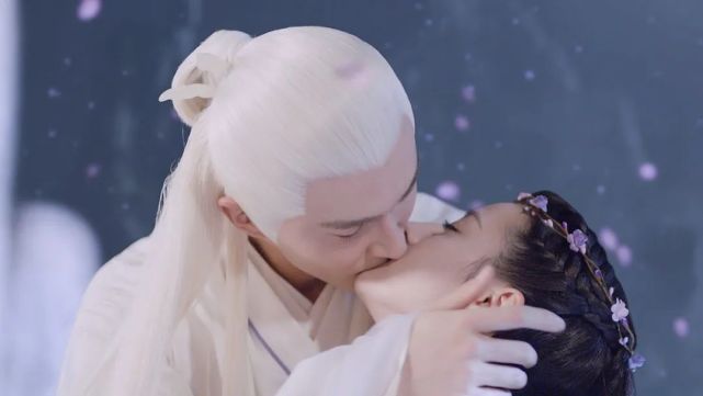 东华佛铃花海求婚凤九一吻定情