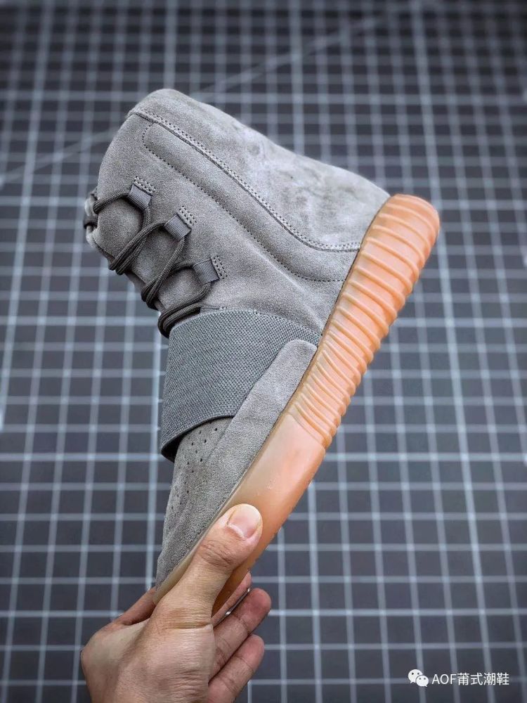 侃爷最有诚意的作品,yeezy750夜光灰开箱实测!