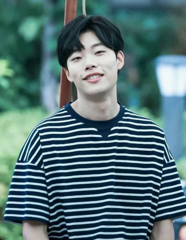 柳俊烈堪称南韩最会穿的男艺人行走的衣架子真心帅