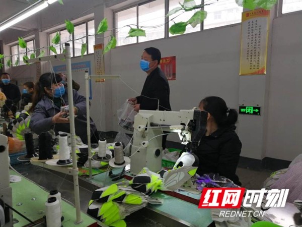 沅陵疫情防控系民情汤药预防暖心窝