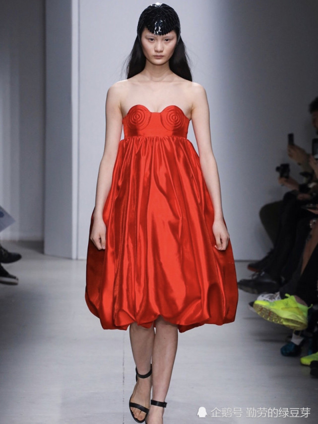 annakiki2020秋冬系列不规格裁剪碰撞高饱和色彩冲击感强烈