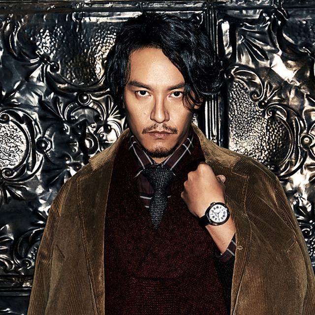 陈坤晒自拍变鞋拔子脸胡子拉碴撞脸张震粉丝你谁啊