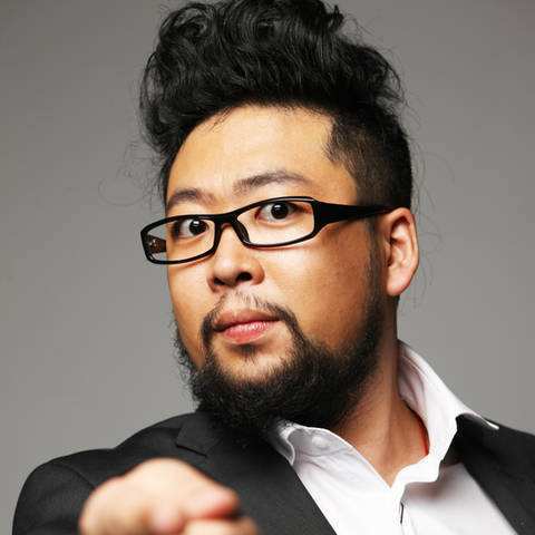 "胡子一刮,人设崩塌"的男星,张涵予都不算什么,你先看看修睿