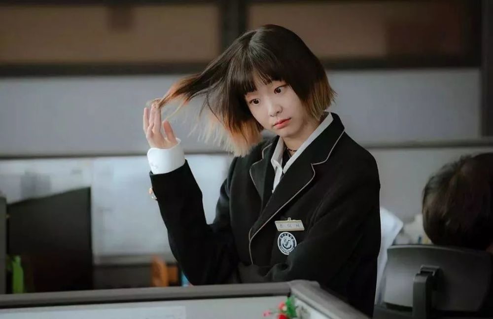 提到爽剧不能不提教科书级的《延禧攻略》,我魏璎珞大女主就是靠报仇