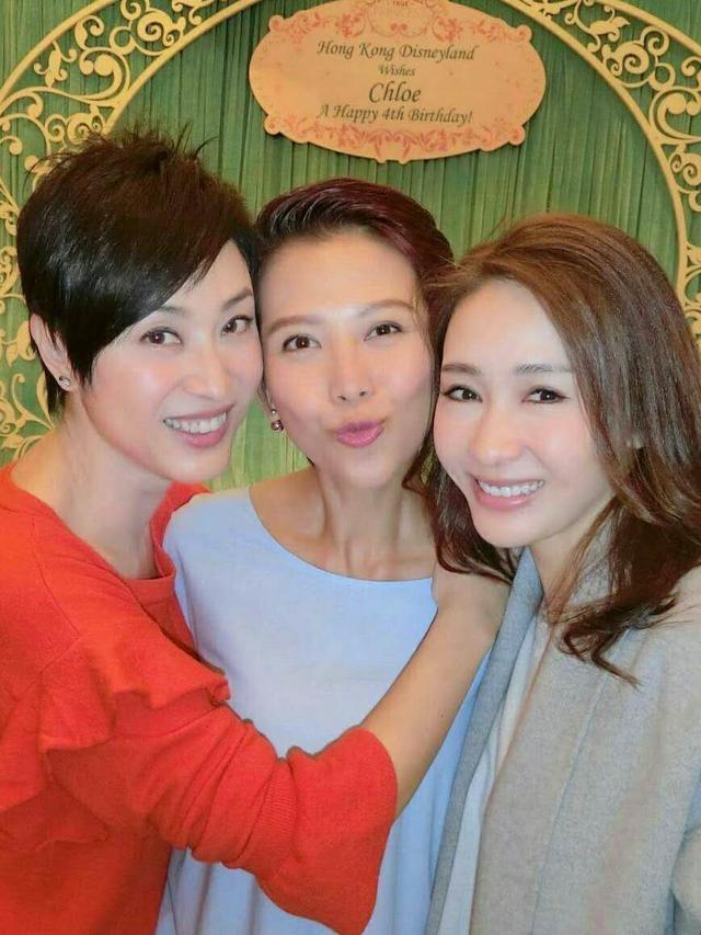 蔡少芬与闺蜜上节目大晒姐妹情 玩游戏直言只喜欢看丈夫内裤