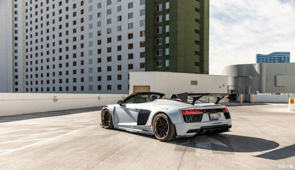 奥迪r8spyder改装案例大尾翼大宽体帅气十足