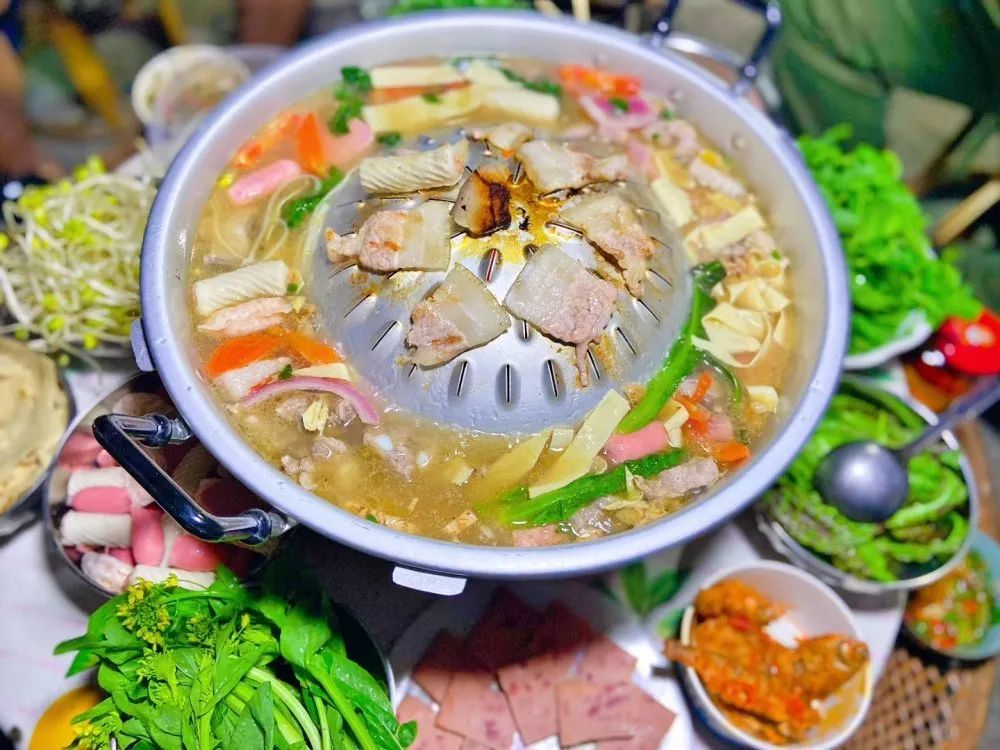 猪猪真的是非常的羡慕了更有甚者居然在家吃起了老挝火锅真的是人神共