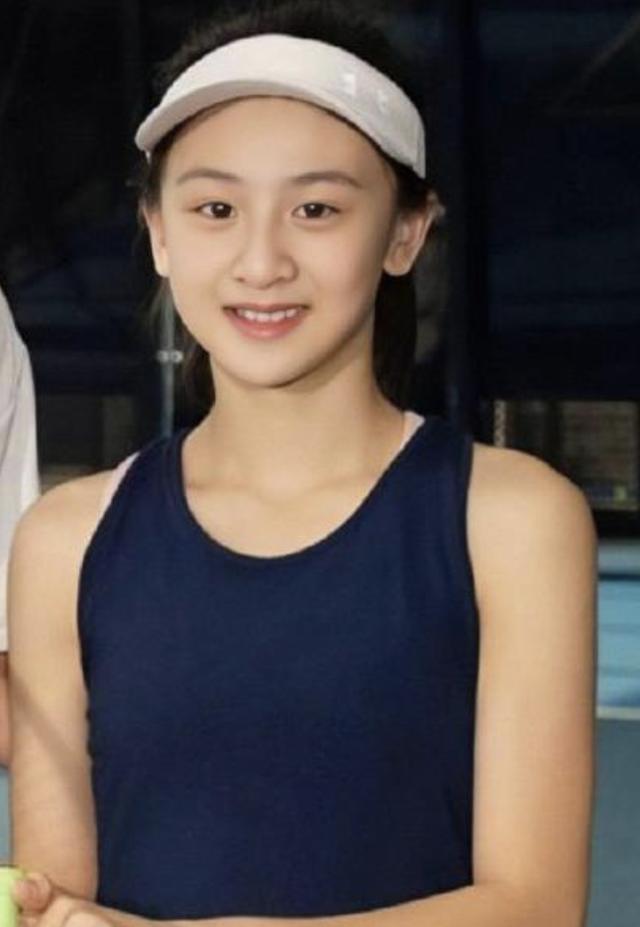 叶一茜的女儿田雨橙也是观众们的老朋友了,小时候在综艺节目中活泼机