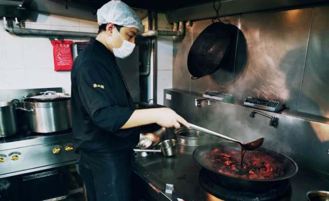 夸我没几天,我就掉链子了"常宝  28岁  南京  桂满陇副厨师长去年年末